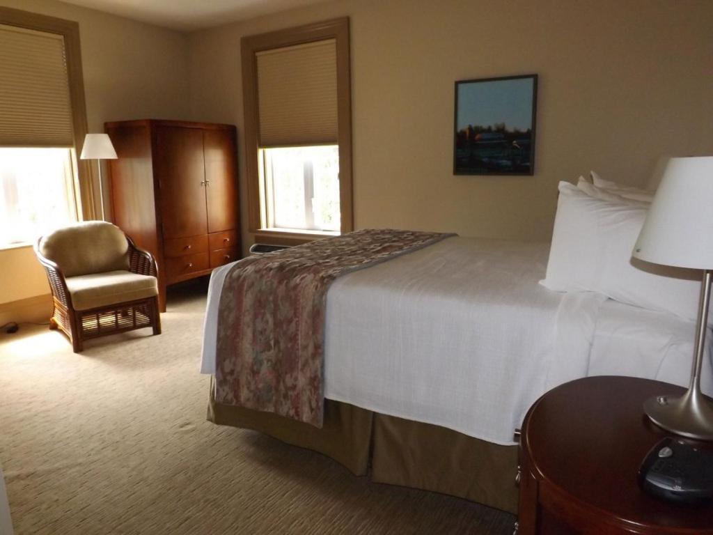 The White House Bed & Breakfast Perth Room photo